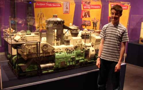 Rob investigates the pie machine from Chicken Run